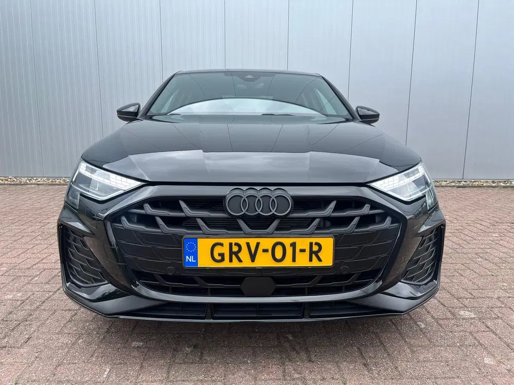 Audi A3 30 TFSI S edition uit 2024, foto 7