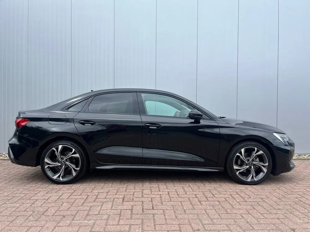 Audi A3 30 TFSI S edition uit 2024, foto 8