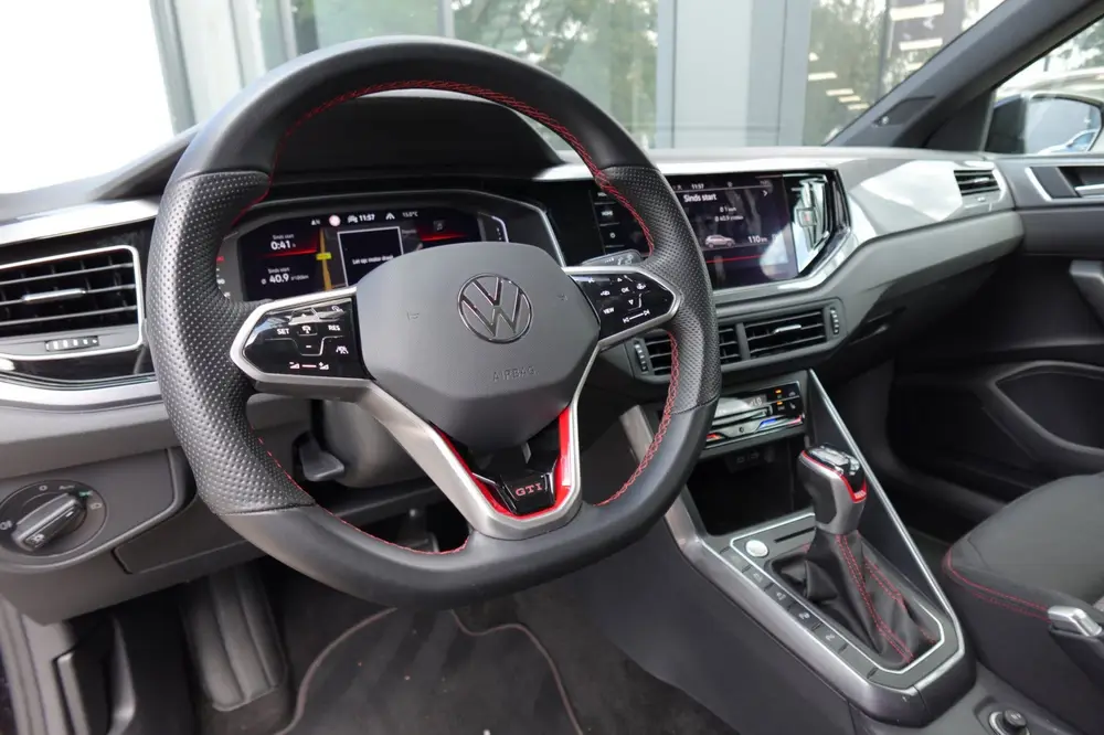 Volkswagen Polo 2.0 TSI GTI PANO KEYLESS BEATS uit 2022, foto 3