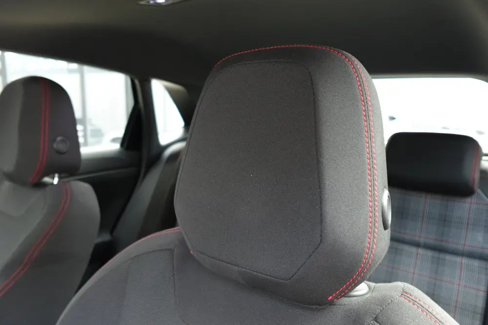 Volkswagen Polo 2.0 TSI GTI PANO KEYLESS BEATS uit 2022, foto 5