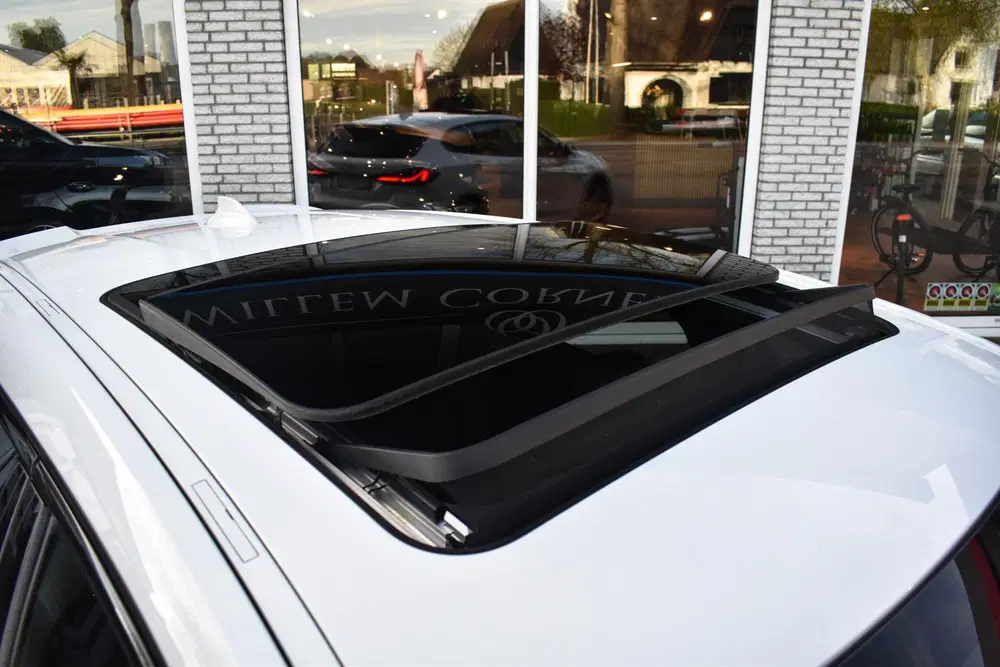 BMW 1-serie 118i M-Sport Pano HiFi Stoelverwarming Sfe uit 2021, foto 10