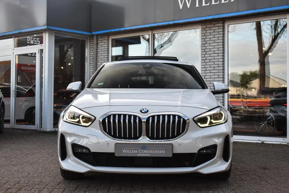 BMW 1-serie 118i M-Sport Pano HiFi Stoelverwarming Sfe uit 2021, foto 12