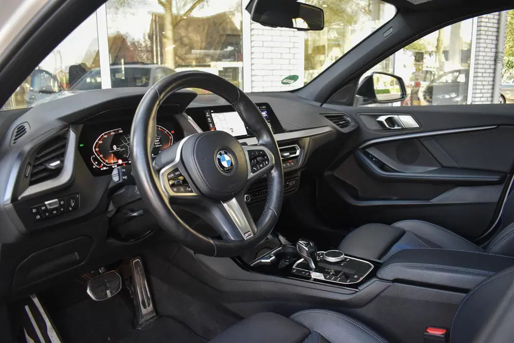 BMW 1-serie 118i M-Sport Pano HiFi Stoelverwarming Sfe uit 2021, foto 18