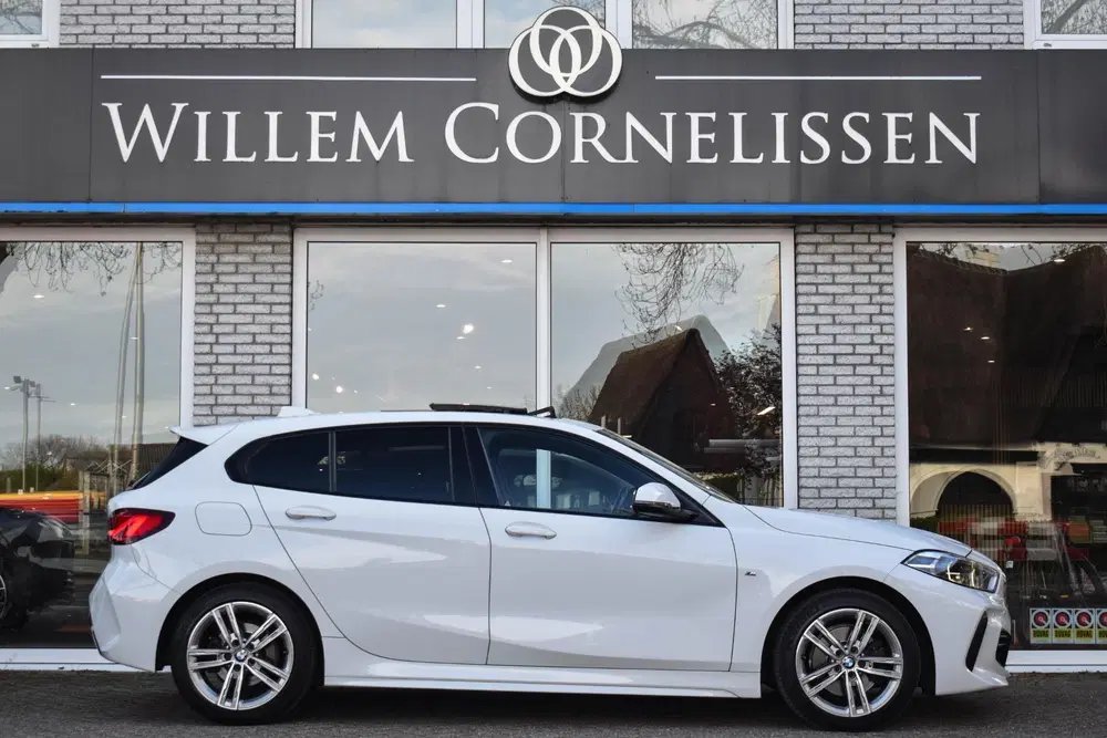 BMW 1-serie 118i M-Sport Pano HiFi Stoelverwarming Sfe uit 2021, foto 3