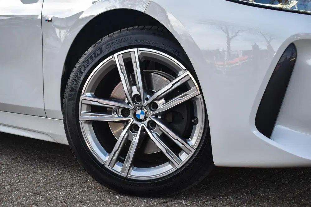 BMW 1-serie 118i M-Sport Pano HiFi Stoelverwarming Sfe uit 2021, foto 6