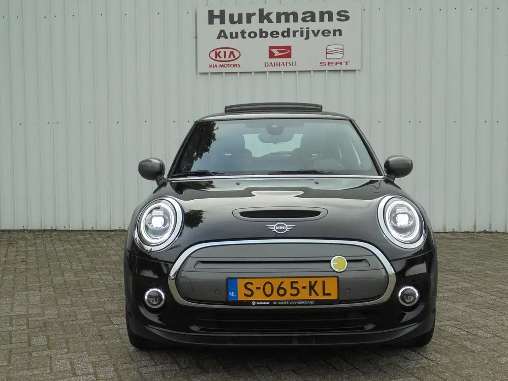 Mini Cooper S COOPER S ELECTRIC 32.6 kWh PANODAK uit 2020, foto 2