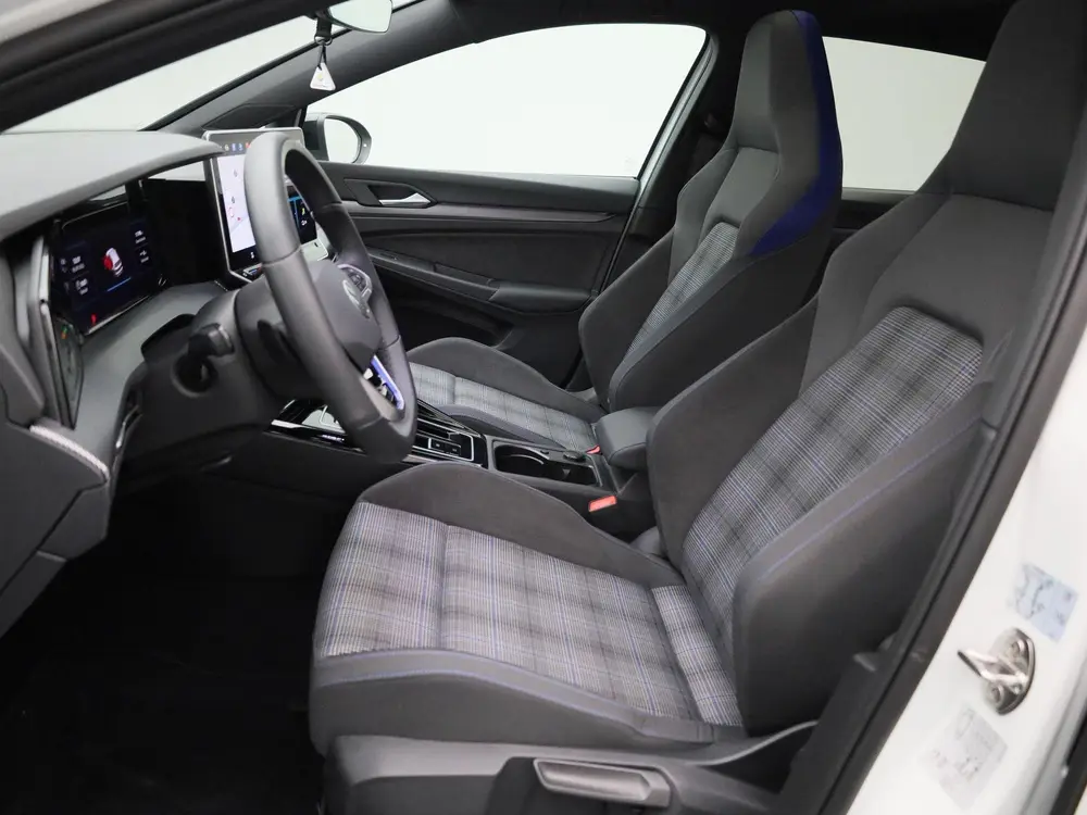 Volkswagen Golf 1.5 eHybrid GTE 272 PK | DEMO | PANORAMADAK uit 2024, foto 11