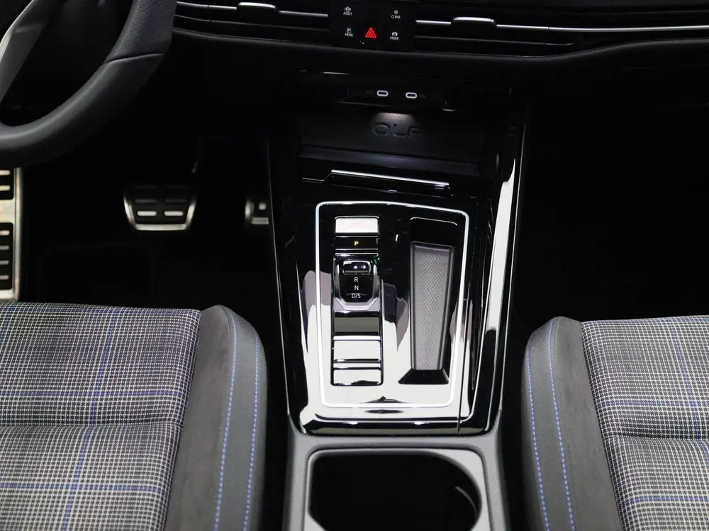Volkswagen Golf 1.5 eHybrid GTE 272 PK | DEMO | PANORAMADAK uit 2024, foto 9
