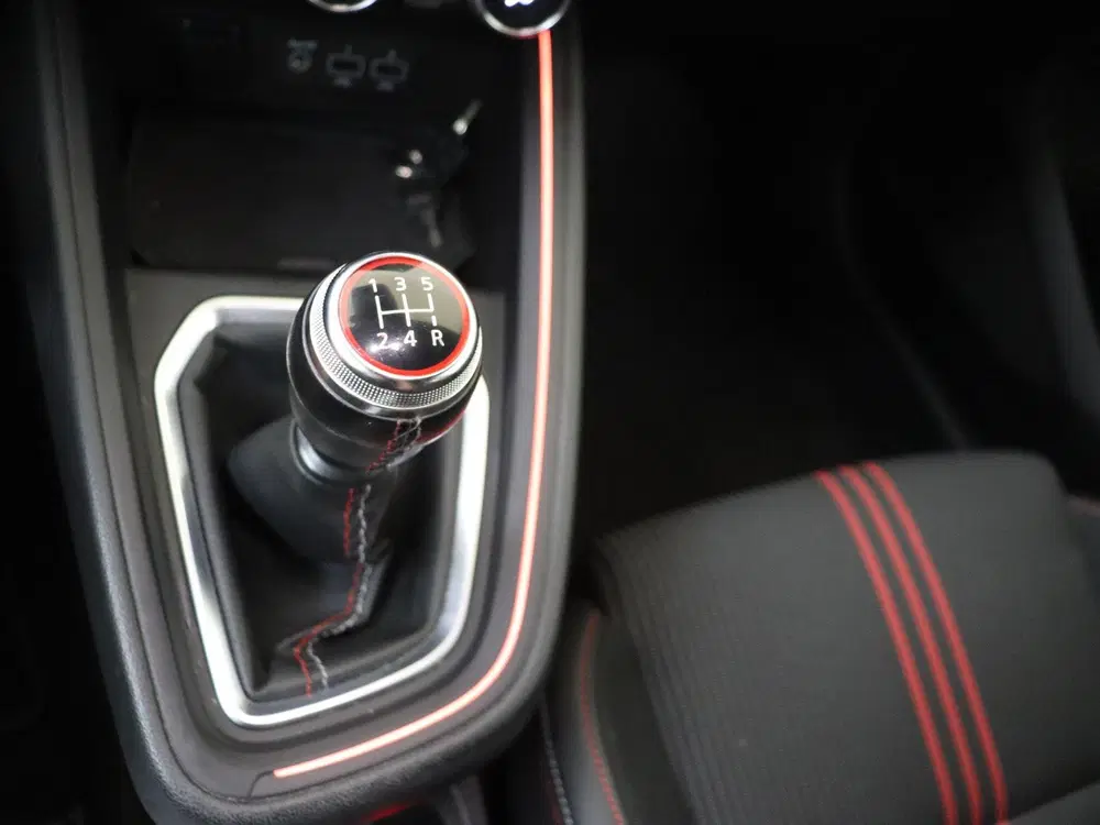 Renault Clio 1.0 TCe100 R.S. Line uit 2020, foto 15