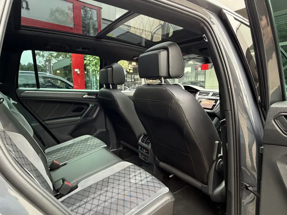 Volkswagen Tiguan 1.4 TSI eHybrid *!* 2x R-LINE *!* PANODAK/ uit 2023, foto 12