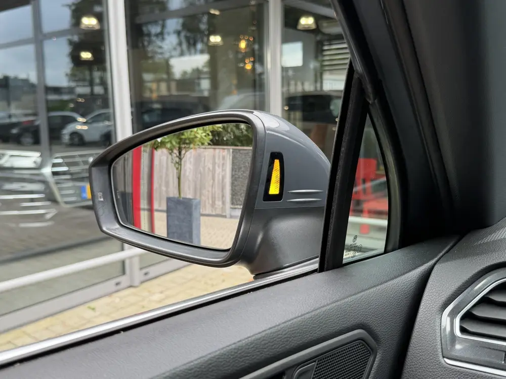 Volkswagen Tiguan 1.4 TSI eHybrid *!* 2x R-LINE *!* PANODAK/ uit 2023, foto 20