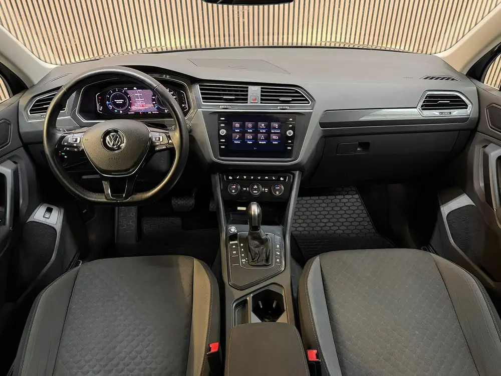 Volkswagen Tiguan 1.5 TSI ACT R-Line 2020 DSG VIRTUAL CAMERA uit 2020, foto 15