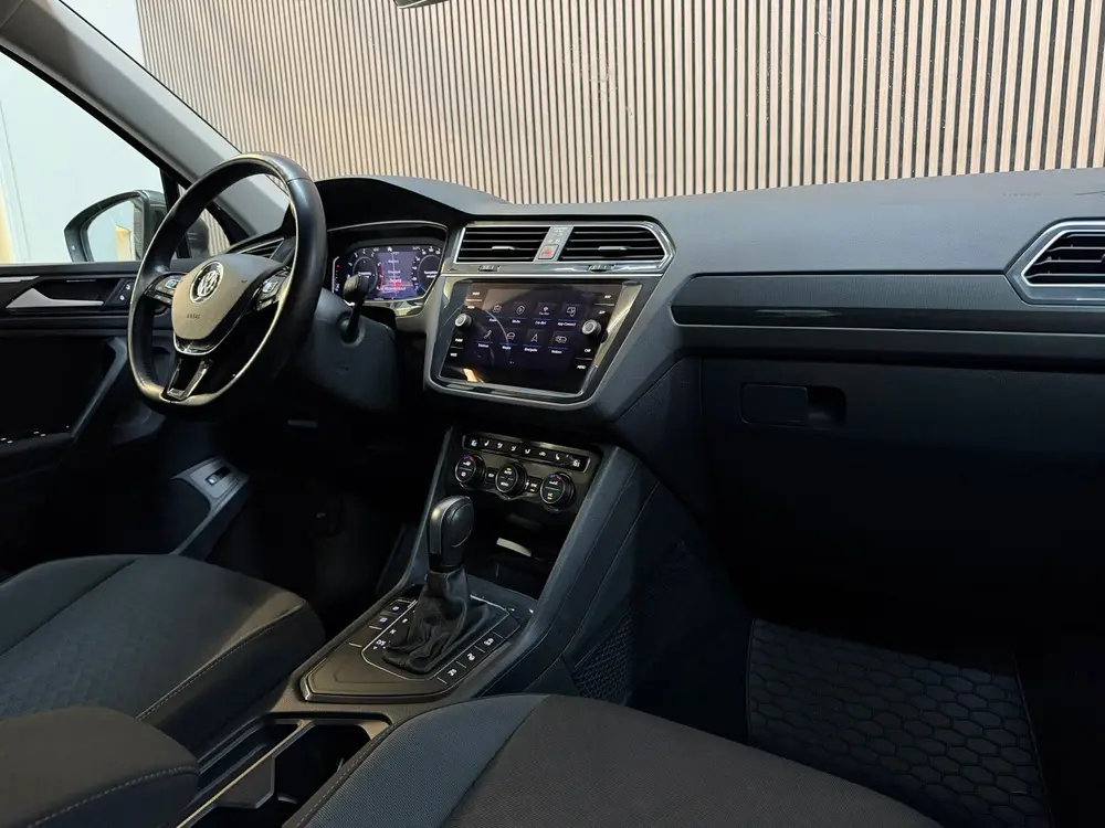 Volkswagen Tiguan 1.5 TSI ACT R-Line 2020 DSG VIRTUAL CAMERA uit 2020, foto 20