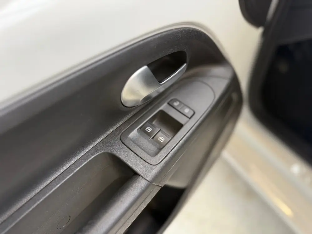 Volkswagen Up! 1.0 BMT move up! uit 2020, foto 5