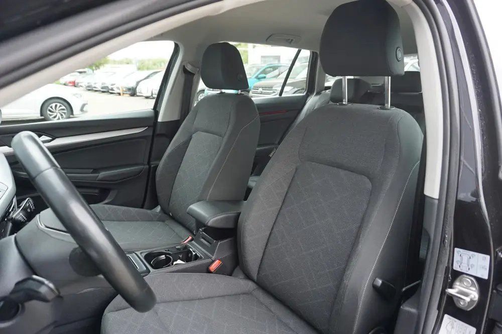 Volkswagen Golf Variant 1.0 TSI 110pk Life | Navigatie | Ach uit 2022, foto 4