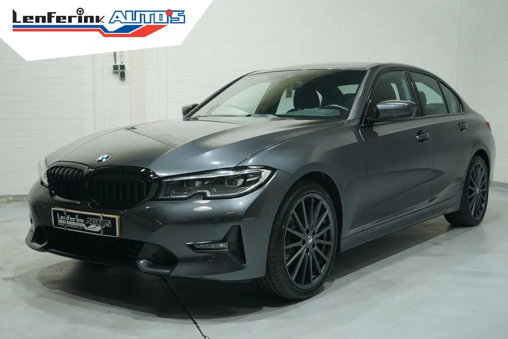 BMW 3-serie 320i Sport Line Led koplampen Apple Carpla uit 2022