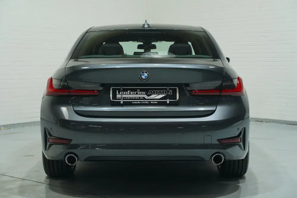 BMW 3-serie 320i Sport Line Led koplampen Apple Carpla uit 2022, foto 8