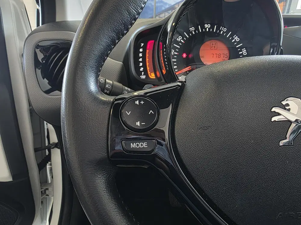 Peugeot 108 1.0 e-VTi Allure TOP uit 2019, foto 13