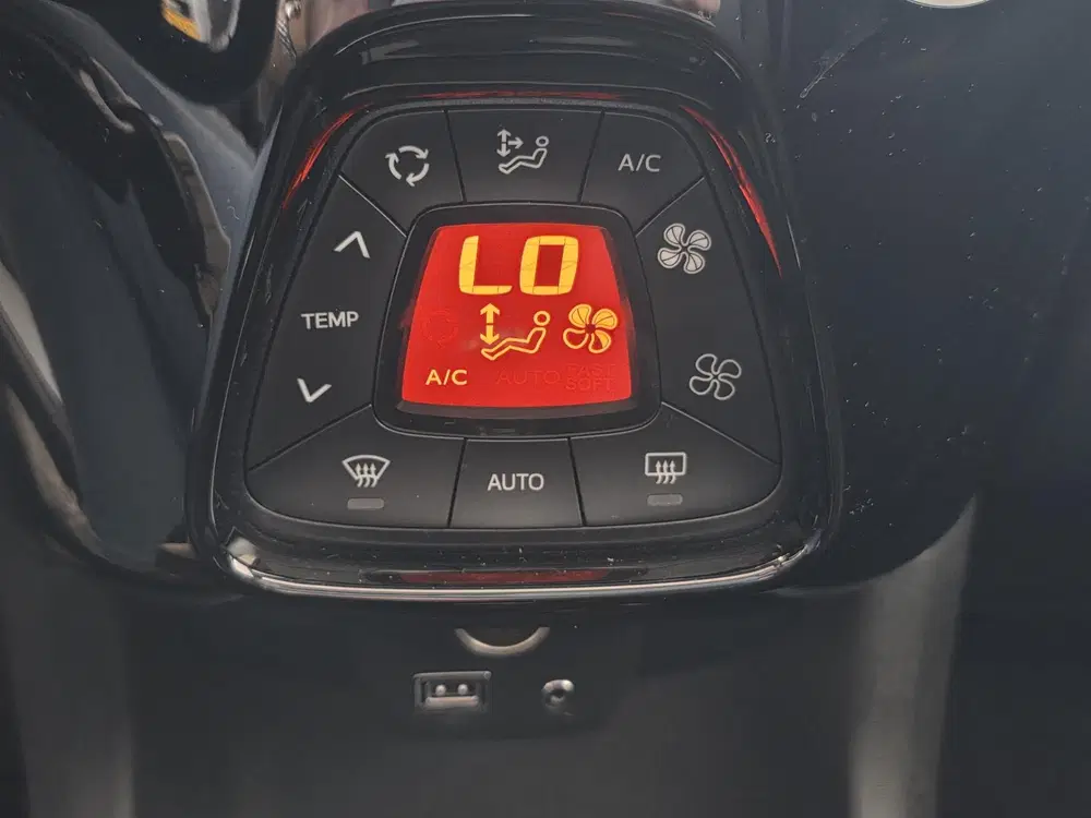 Peugeot 108 1.0 e-VTi Allure TOP uit 2019, foto 20