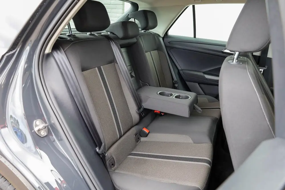 Volkswagen T-Roc 1.0 TSI 110pk Style | Trekhaak | Parkeersen uit 2021, foto 17
