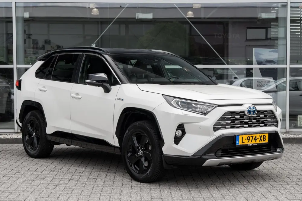 Toyota RAV4 2.5 Hybrid AWD Bi-Tone JBL|360|Trekhaak uit 2019, foto 2