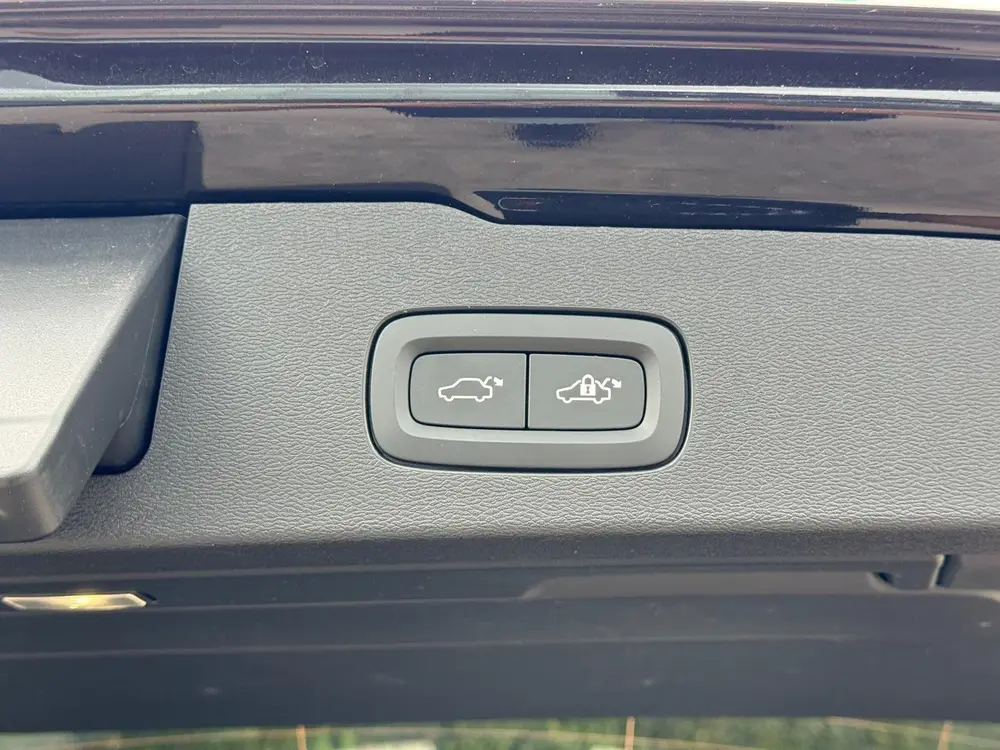 Volvo V60 2.0 T8 Plug-in hybrid AWD Plus Dark uit 2026, foto 12