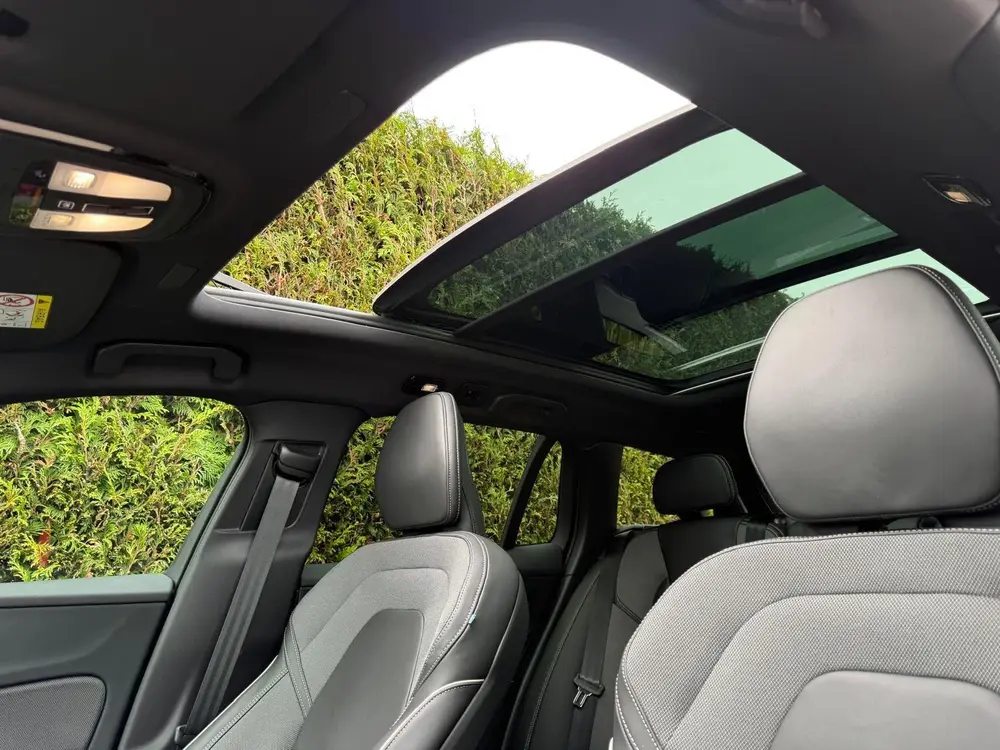 Volvo V60 2.0 T8 Plug-in hybrid AWD Plus Dark uit 2026, foto 4