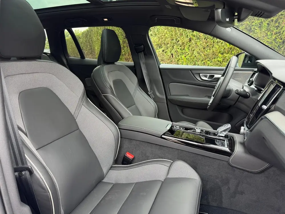 Volvo V60 2.0 T8 Plug-in hybrid AWD Plus Dark uit 2026, foto 5