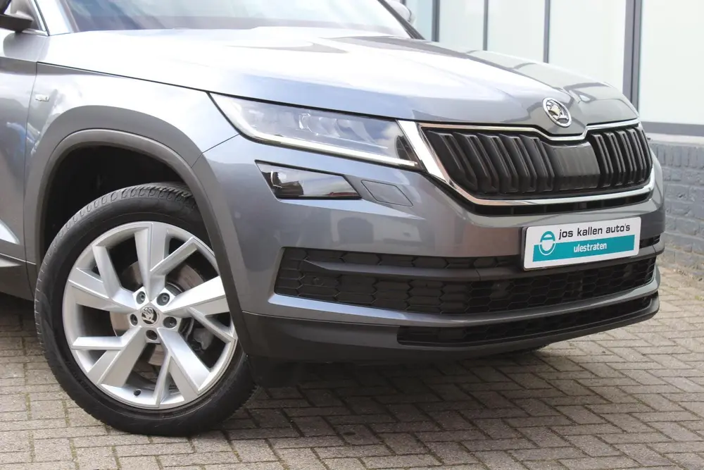 Skoda Kodiaq 1.5 TSI Business Edition Plus Grijs Kentek uit 2019, foto 2
