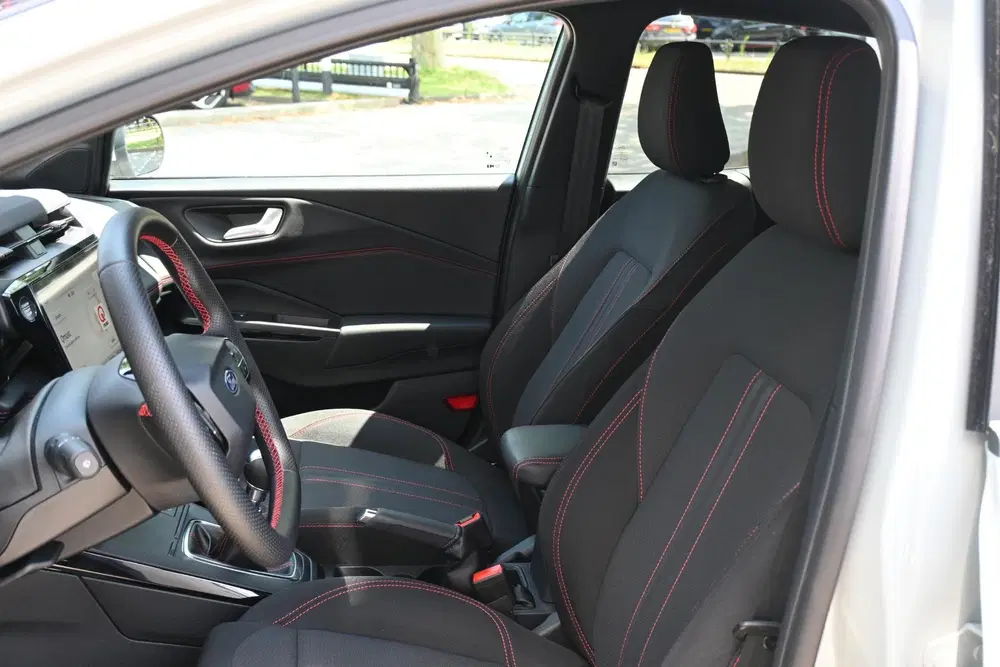 Ford Puma 1.0 EcoBoost Hybrid ST-Line uit 2026, foto 13