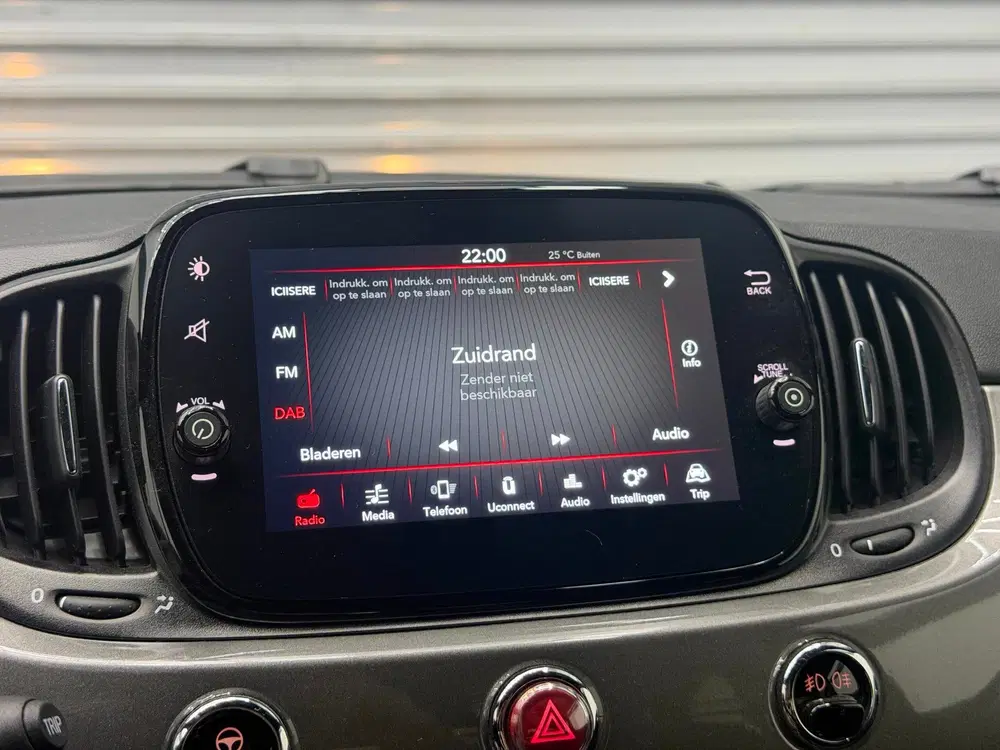 Fiat 500 1.0 Hybrid uit 2023, foto 18