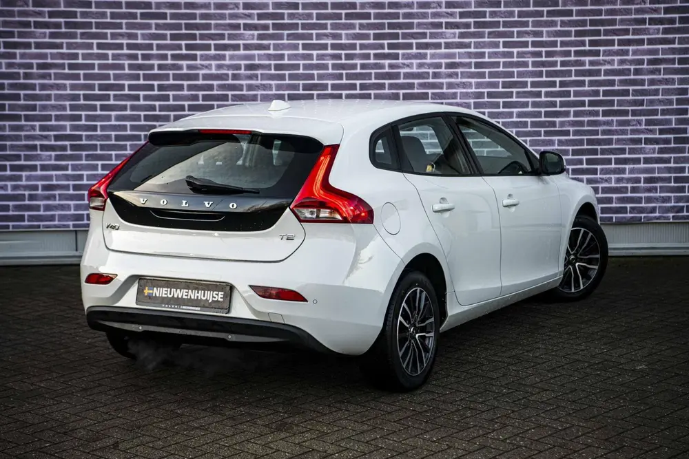Volvo V40 1.5 T2 Polar+ | Automaat | Stoelverwarming | Navig uit 2019, foto 15