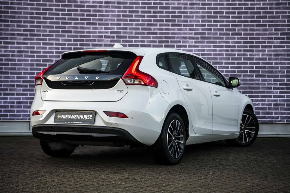 Volvo V40 1.5 T2 Polar+ | Automaat | Stoelverwarming | Navig uit 2019, foto 2