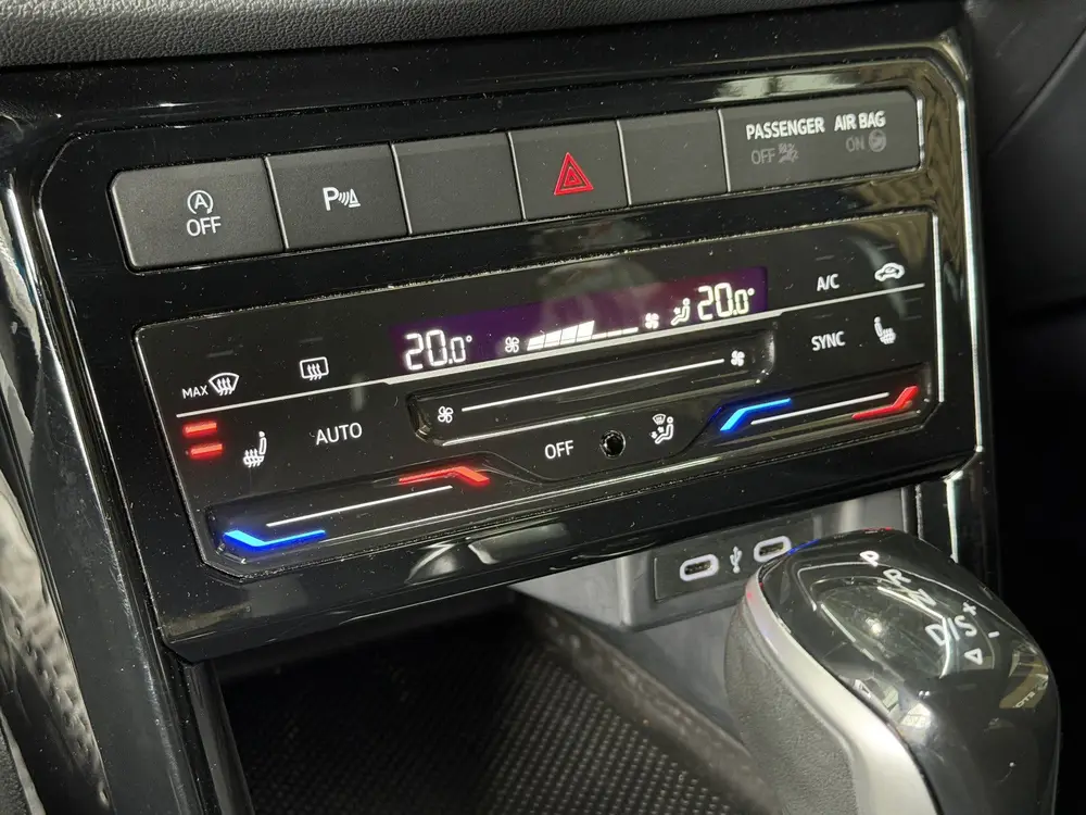 Volkswagen T-Cross 1.5 TSI 150pk Style R-Line | Navi | 18" | uit 2022, foto 6