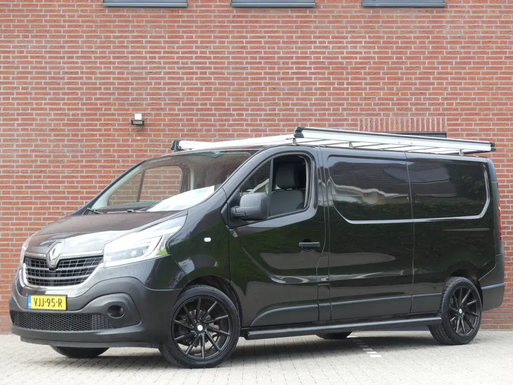 Renault Trafic 2.0 dCi 145 T29 L2 Navigatie uit 2021