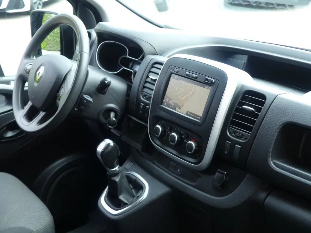 Renault Trafic 2.0 dCi 145 T29 L2 Navigatie uit 2021, foto 2