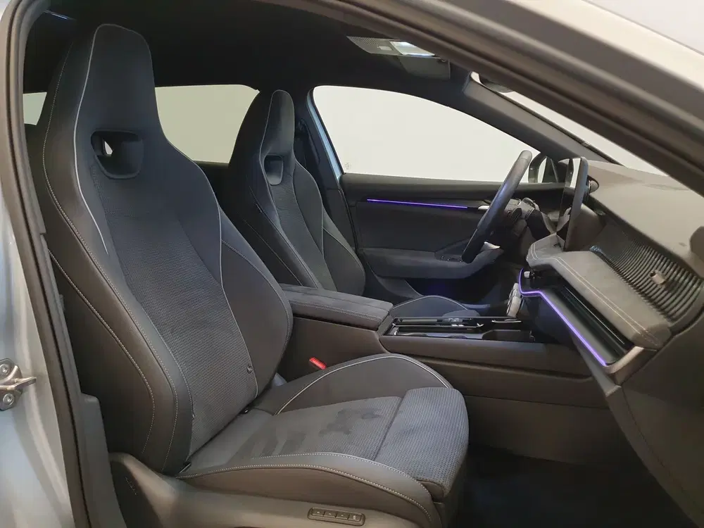 Skoda Superb 1.5 TSI 204pk DSG uit 2025, foto 3