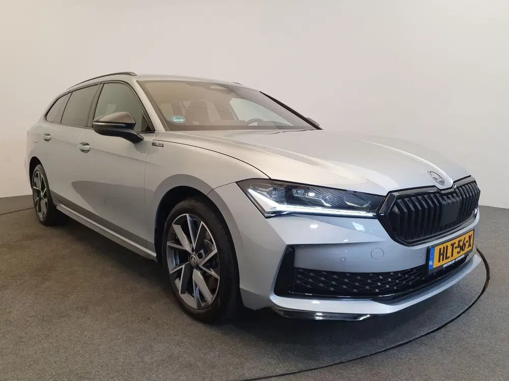Skoda Superb 1.5 TSI 204pk DSG uit 2025, foto 5