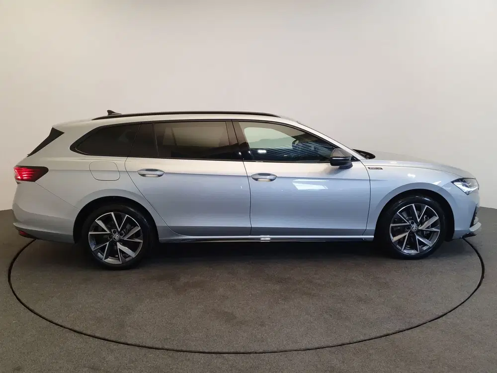 Skoda Superb 1.5 TSI 204pk DSG uit 2025, foto 6