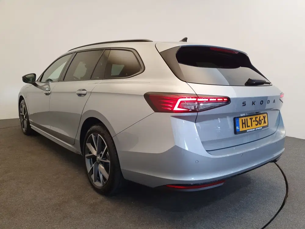 Skoda Superb 1.5 TSI 204pk DSG uit 2025, foto 8