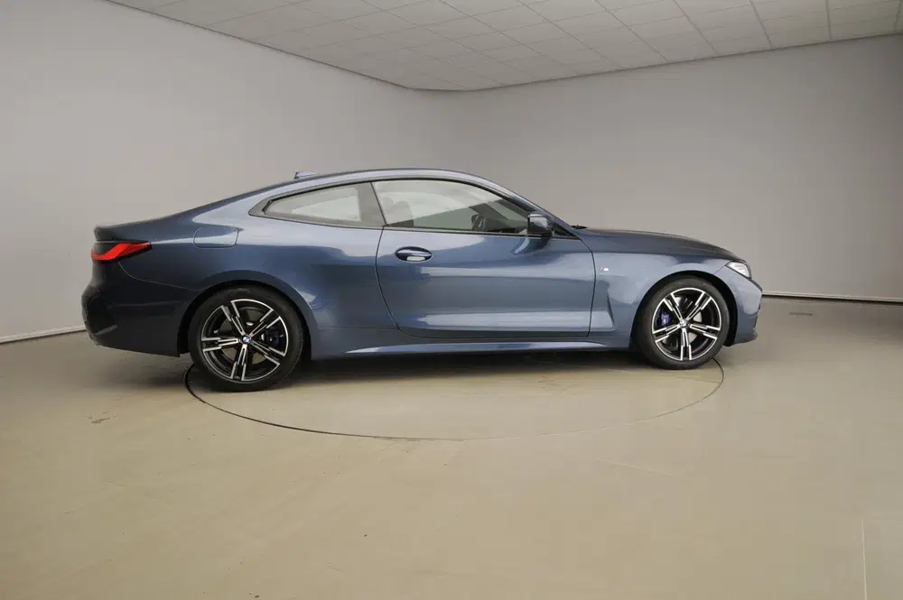 BMW 4-serie Coupe 430i uit 2020, foto 4