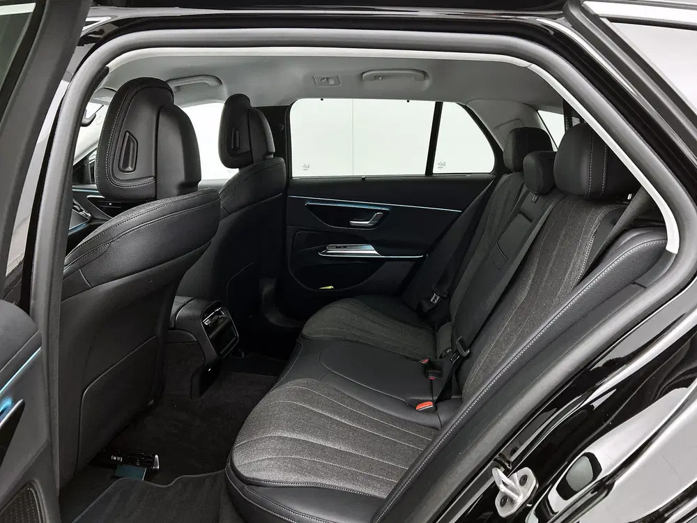 Mercedes-Benz E-Klasse 300 e Luxury Plug-In Hybride uit 2024, foto 17