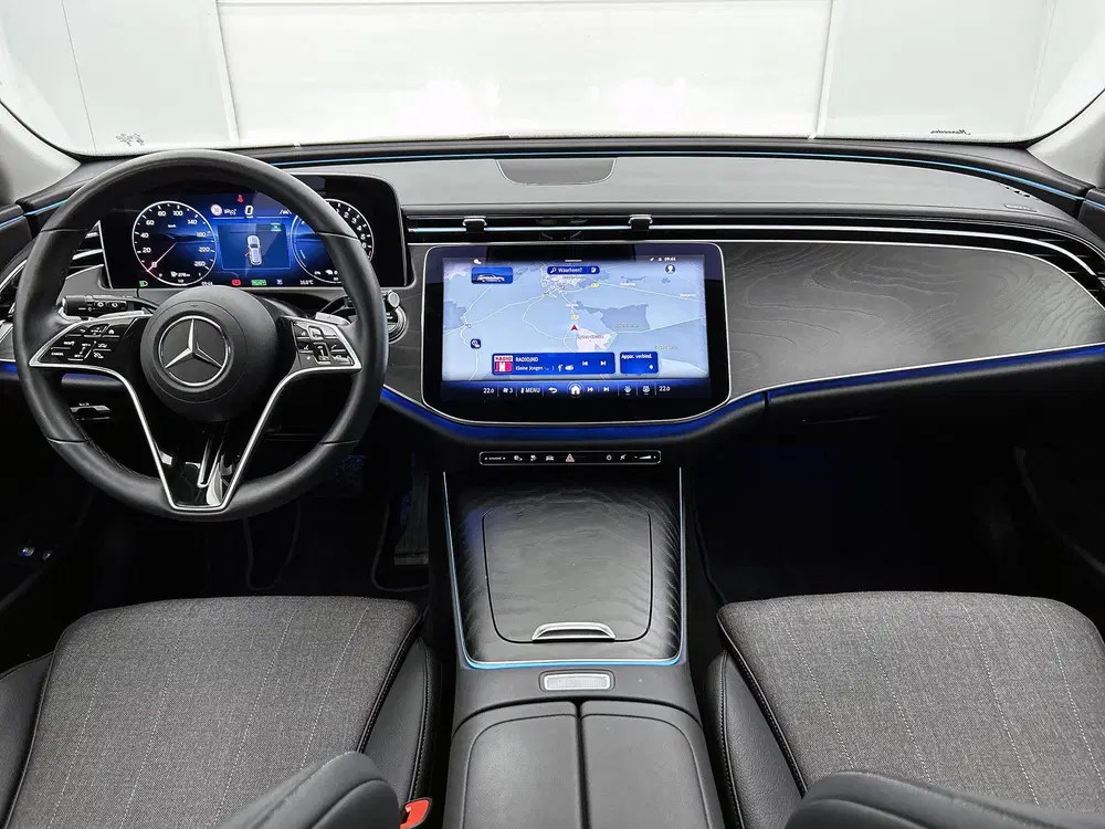 Mercedes-Benz E-Klasse 300 e Luxury Plug-In Hybride uit 2024, foto 4