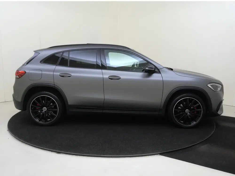 Mercedes-Benz GLA 250 e AMG Line MANUFAKTUR Berggrijs uit 2022, foto 10