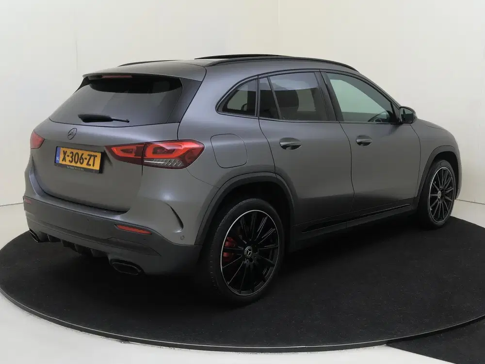 Mercedes-Benz GLA 250 e AMG Line MANUFAKTUR Berggrijs uit 2022, foto 2
