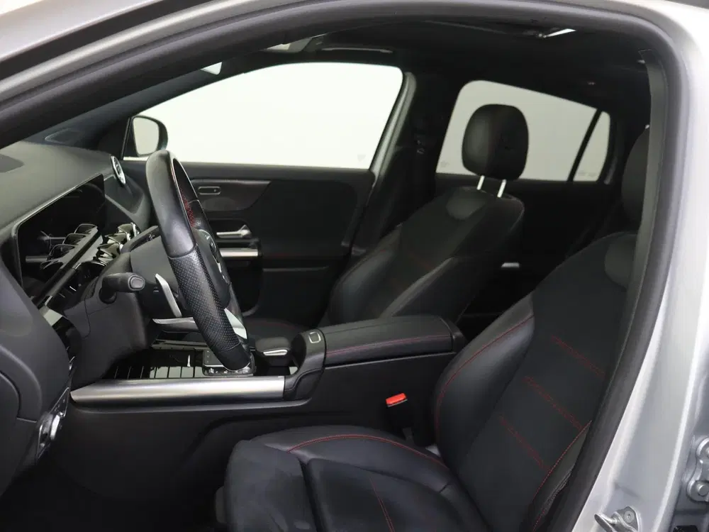 Mercedes-Benz GLA 250 e AMG Line MANUFAKTUR Berggrijs uit 2022, foto 3