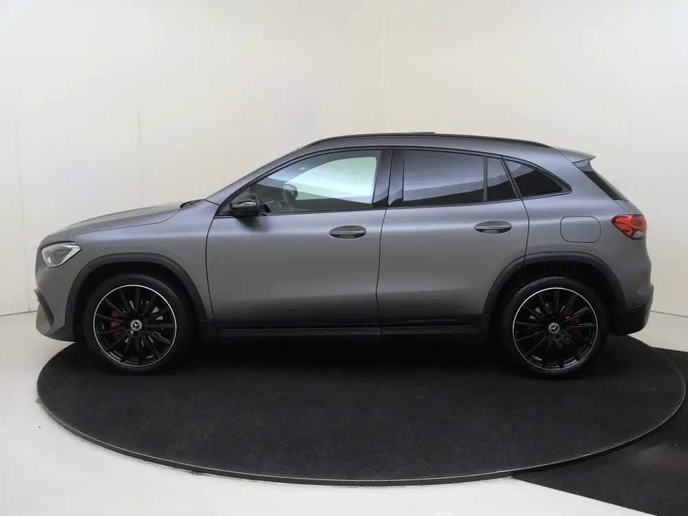 Mercedes-Benz GLA 250 e AMG Line MANUFAKTUR Berggrijs uit 2022, foto 9