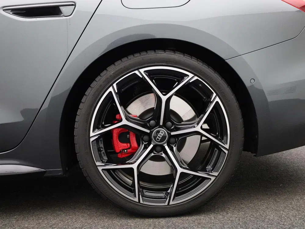Audi A5 2.0 e-hybrid quattro S edition Competition uit 2025, foto 13