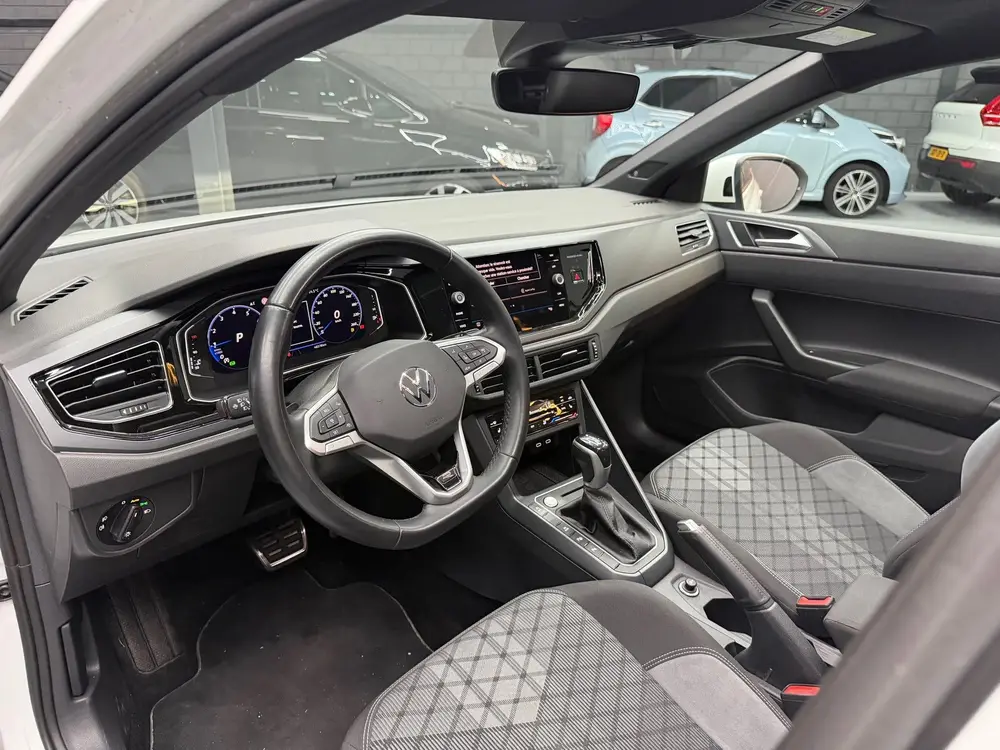 Volkswagen Taigo Volkswagen Taigo 1.5 TSI R-Line Business AC uit 2022, foto 12