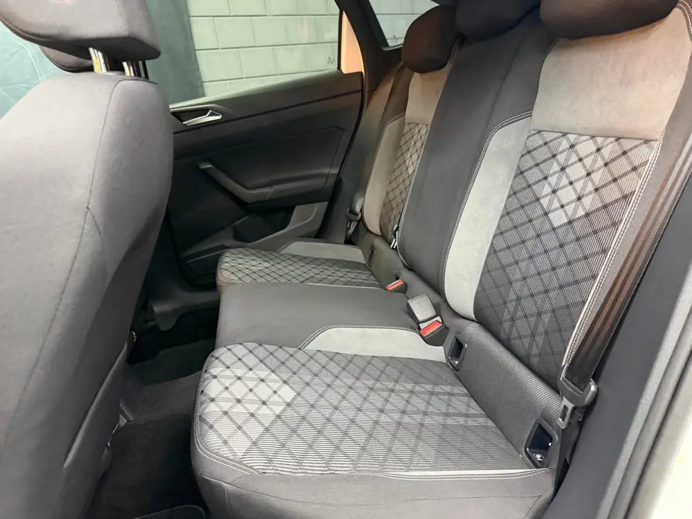 Volkswagen Taigo Volkswagen Taigo 1.5 TSI R-Line Business AC uit 2022, foto 18
